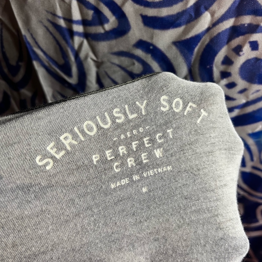 M Aeropostale cam shirt - Picture 3 of 3